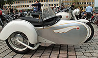 Touren-AWO mit Beiwagen
